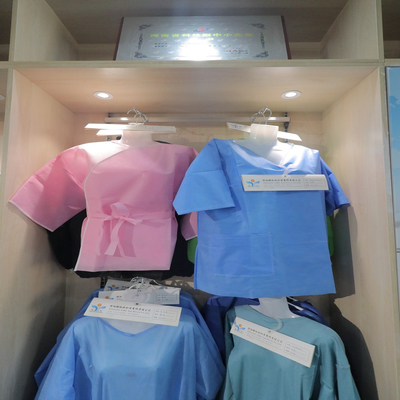 Short Sleeve Disposable Kimono Gowns SMS For Medical/Hospital/Clinic Use